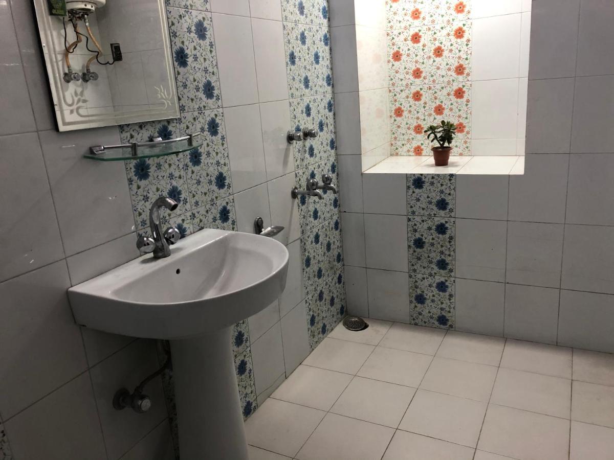 Hotel Walnut Grove Масурі Екстер'єр фото